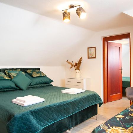 Rezidence Plesivec - Rodinny Apartman S 3 Loznicemi Český Krumlov Esterno foto