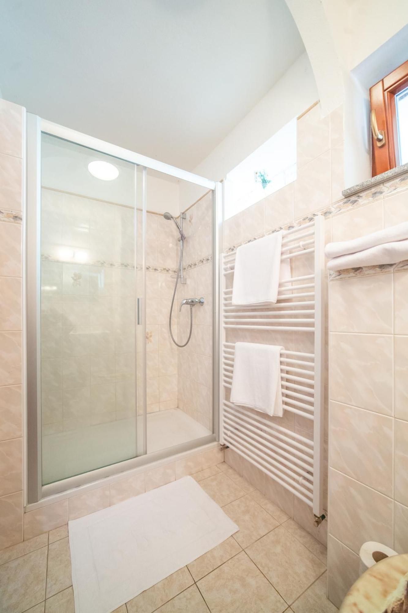 Rezidence Plesivec - Rodinny Apartman S 3 Loznicemi Český Krumlov Esterno foto