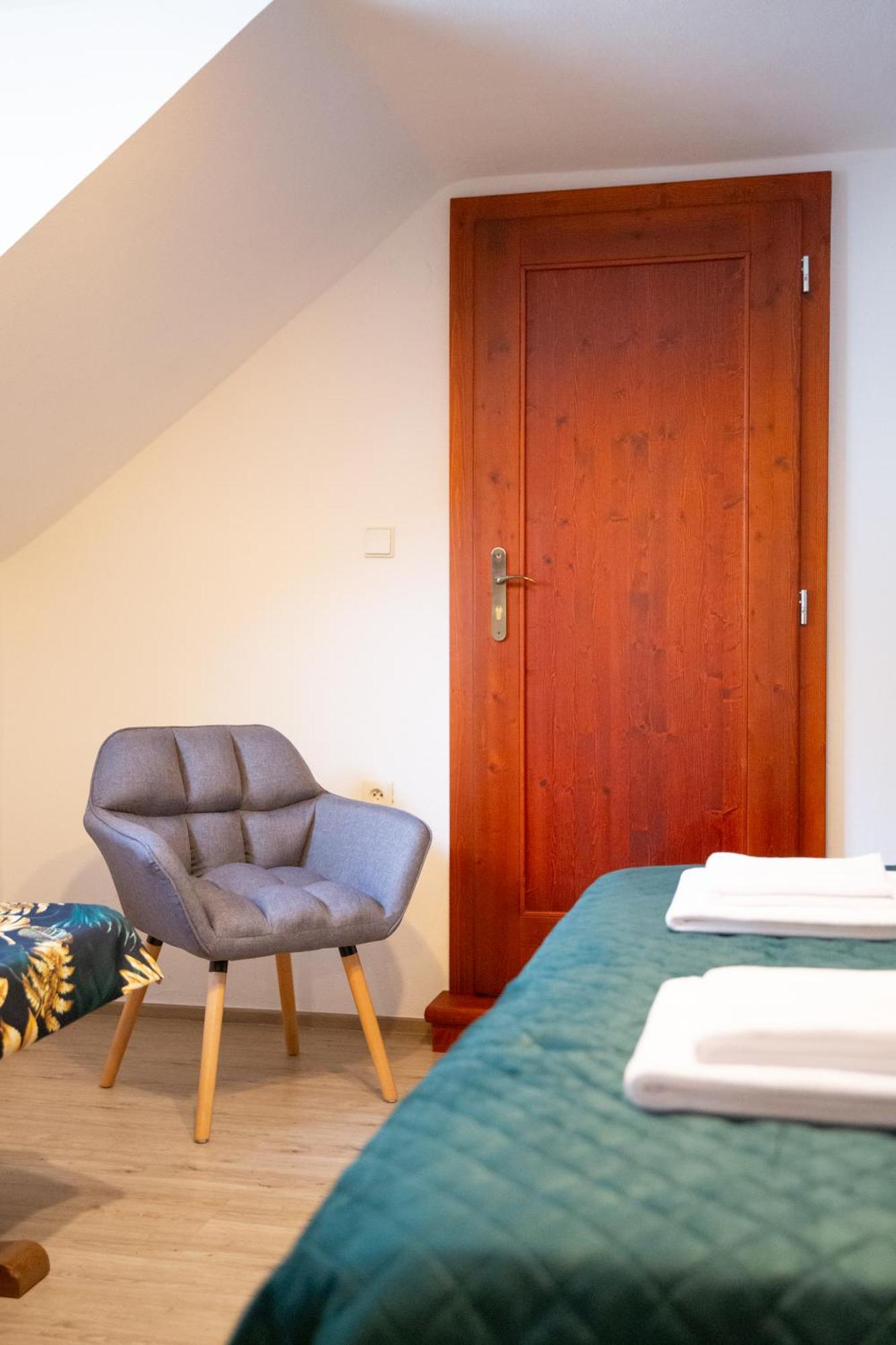 Rezidence Plesivec - Rodinny Apartman S 3 Loznicemi Český Krumlov Esterno foto